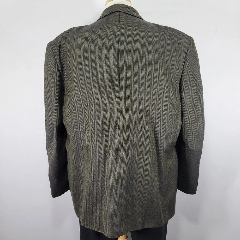 Oscar de la Renta before completing